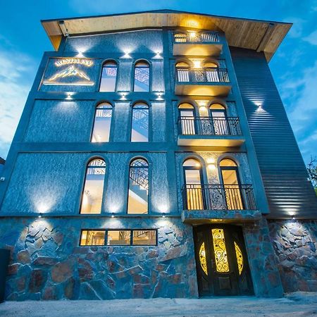 Hotel Mestia Inn Exterior photo